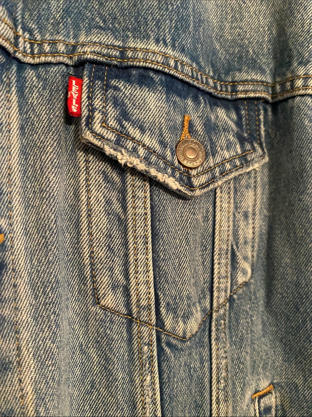 Levi's light blue denim jacket with chest pockets - Picture 2 of 5